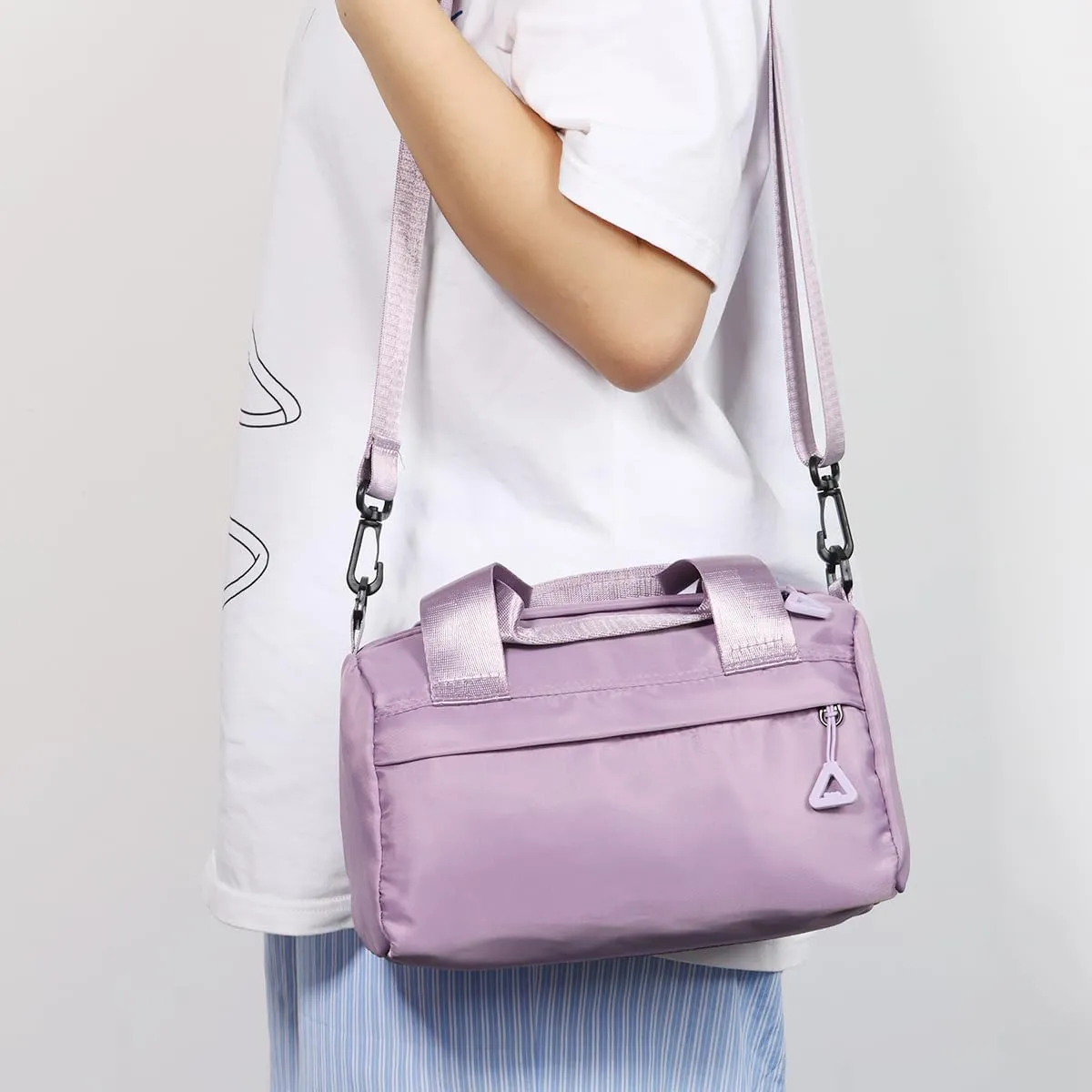 Mini Gym Bag Waterproof Nylon Tote Bag Multipurpose Fitness Shoulder Bag Stylish Travel Bag with Adjustable Strap (Purple)